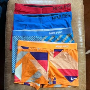 Set of 4 Nike Pro